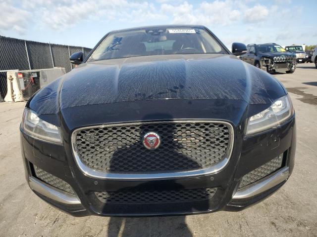 Sedans JAGUAR XF 2017 Czarny
