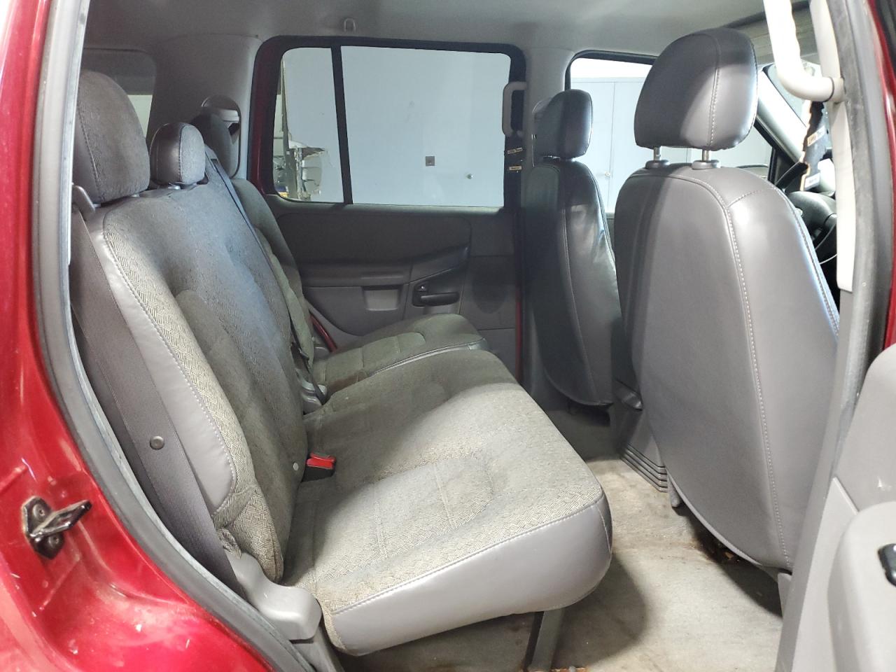 2004 Ford Explorer Xls VIN: 1FMZU62K44ZA21704 Lot: 58427425