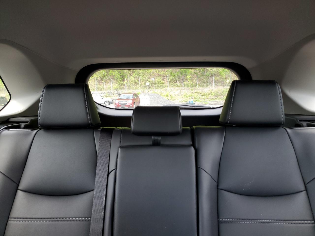 2024 Toyota RAV 4 - Image 10