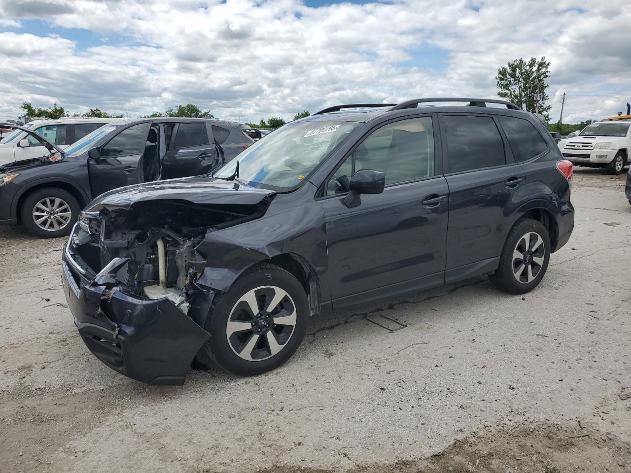 2017 Subaru Forester 2.5I Premium for Sale in Kansas City, KS - Front End