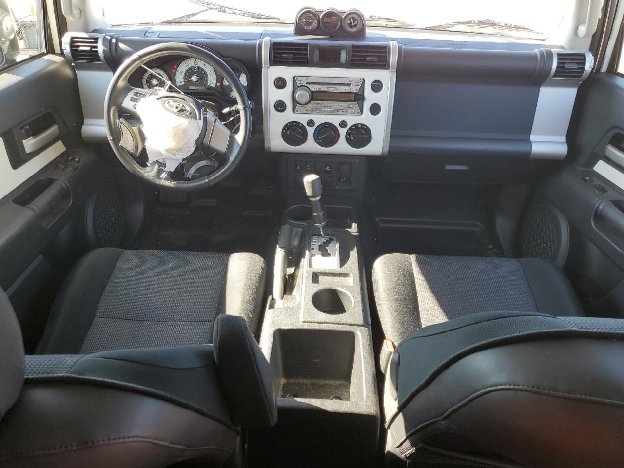 2010 Toyota Fj Cruiser VIN: JTEZU4BF0AK010615 Lot: 56100825