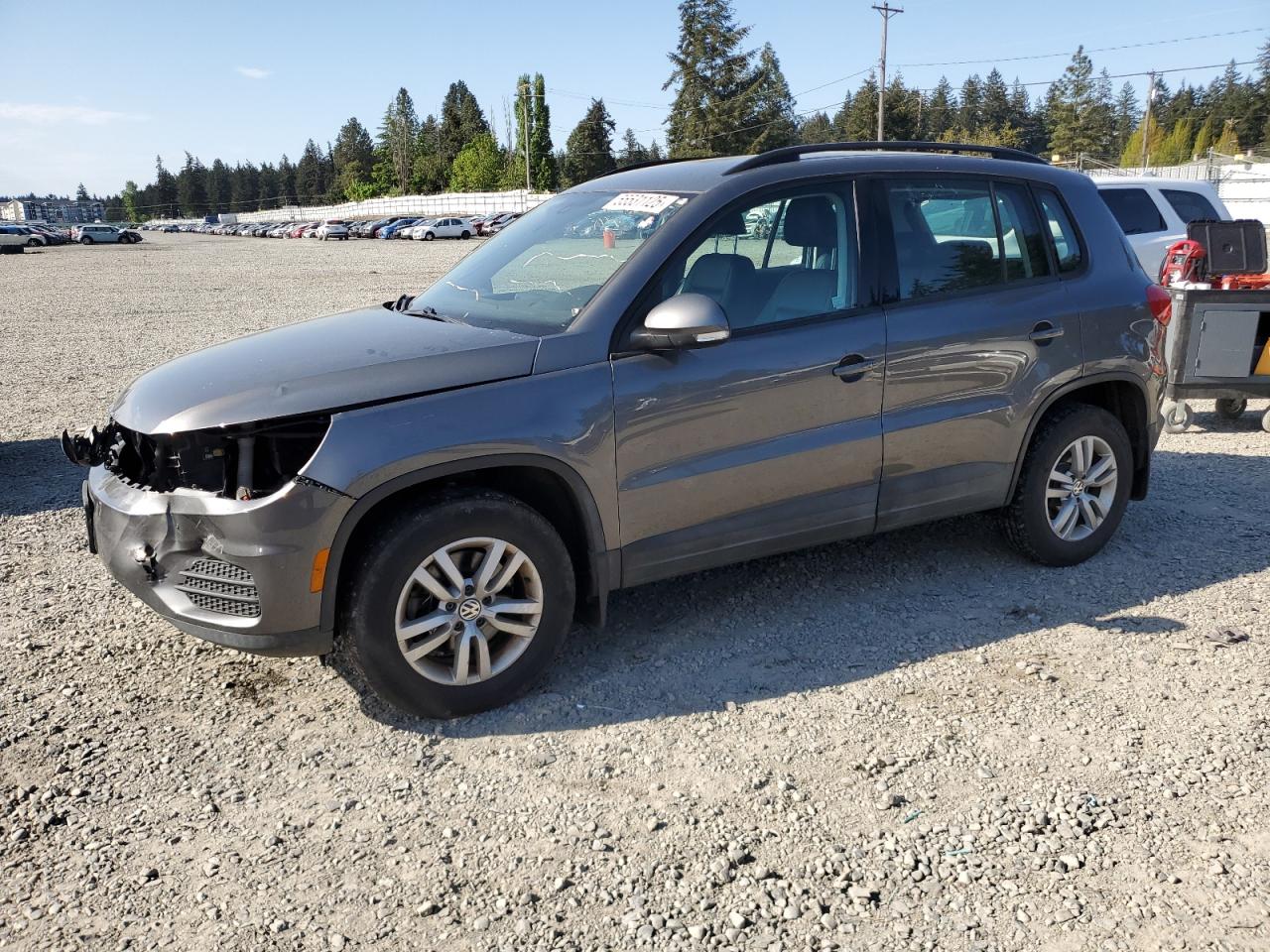 2017 Volkswagen Tiguan S იყიდება Graham-ში, WA - Front End