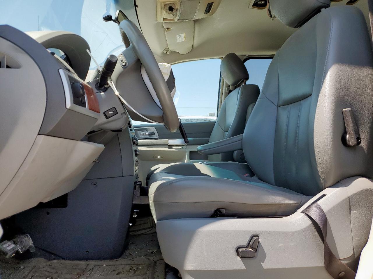 2008 Chrysler Town & Country Touring VIN: 2A8HR54P08R722561 Lot: 58206465