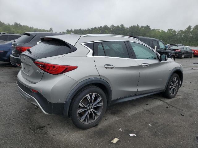  INFINITI QX30 2017 Серебристый