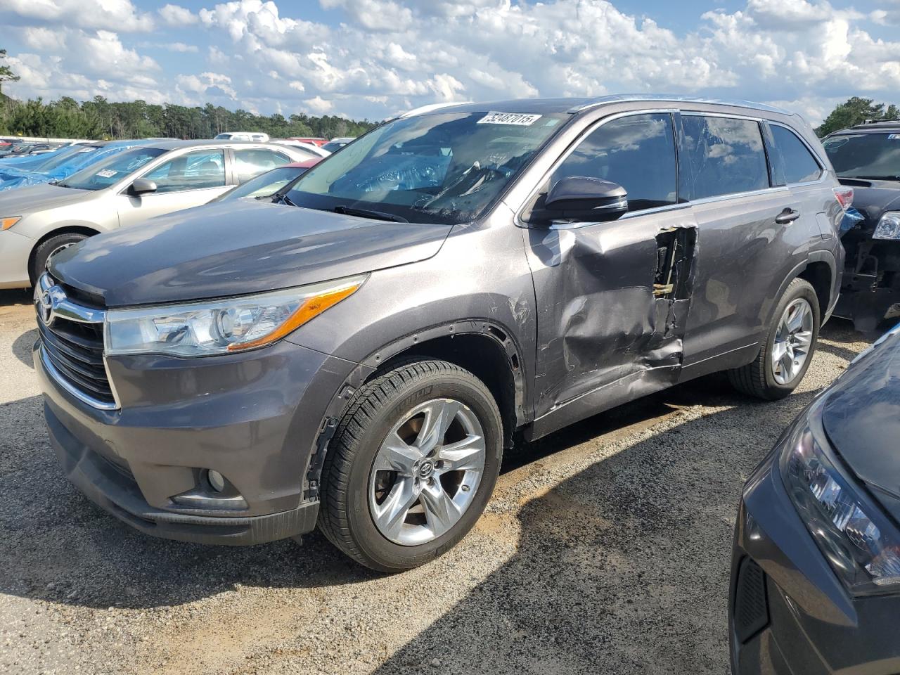 2016 Toyota Highlander Limited for Sale in Harleyville, SC - Side