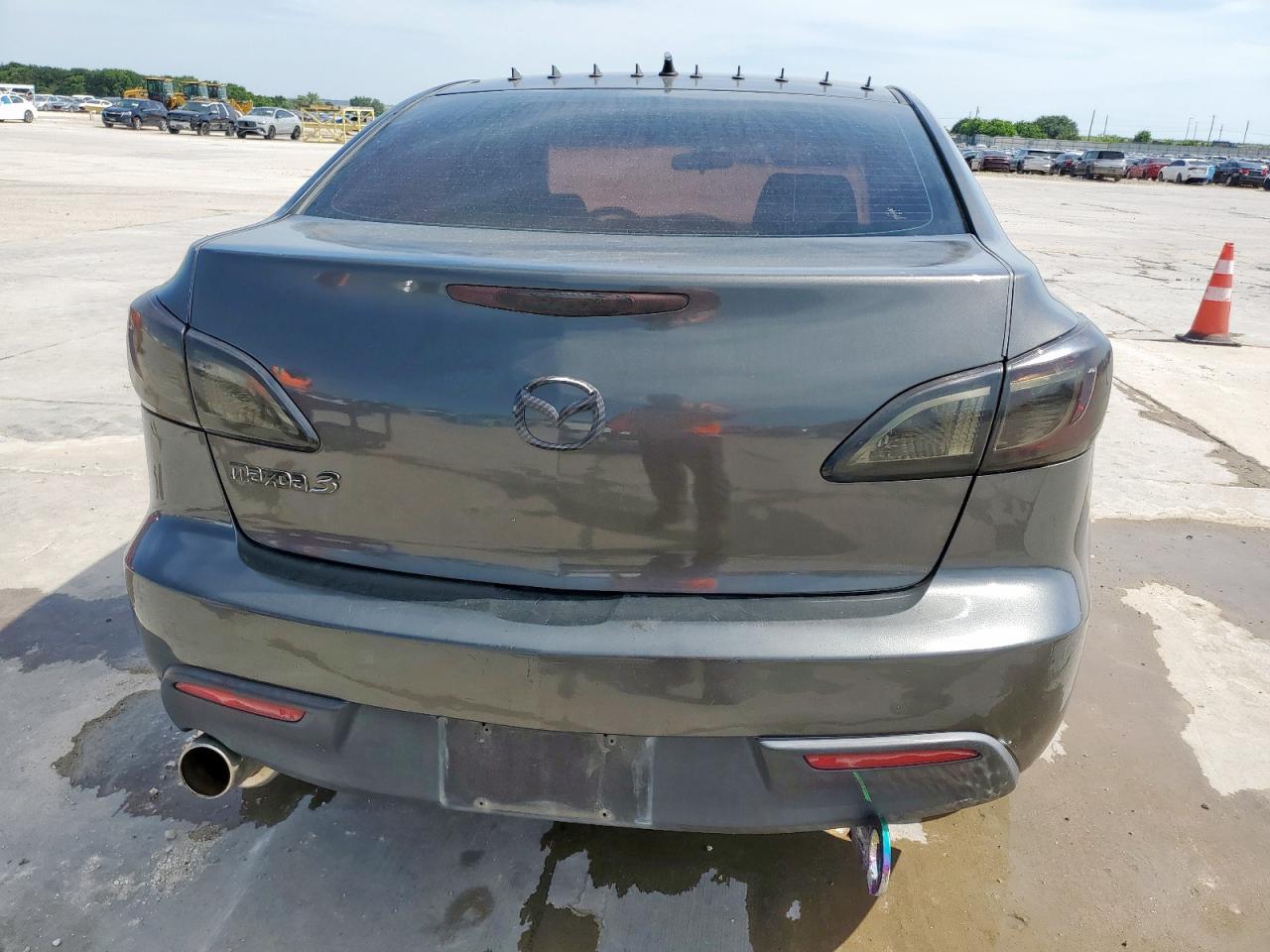 2011 Mazda 3 I VIN: JM1BL1VG2B1367488 Lot: 56121955