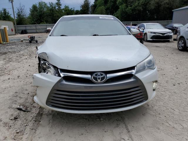  TOYOTA CAMRY 2017 Белый
