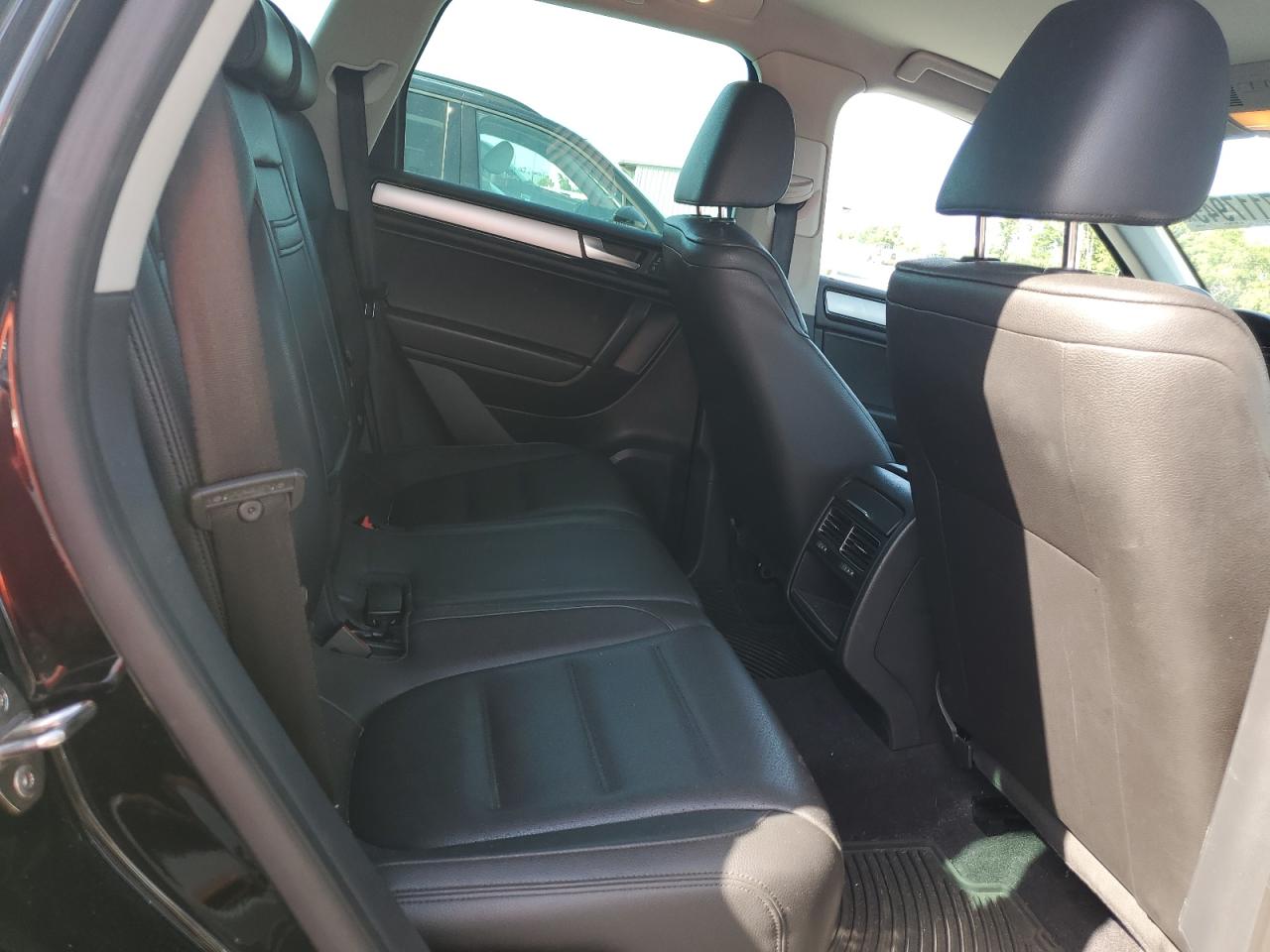 2013 Volkswagen Touareg V6 VIN: WVGEF9BP6DD008164 Lot: 57117945