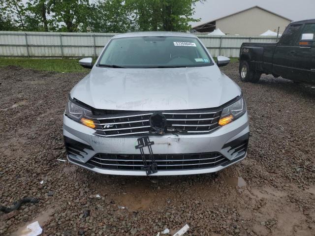  VOLKSWAGEN PASSAT 2018 Srebrny