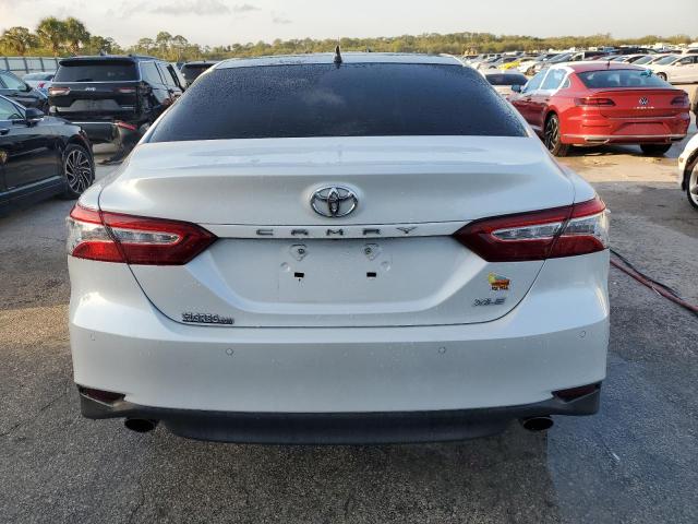  TOYOTA CAMRY 2018 White