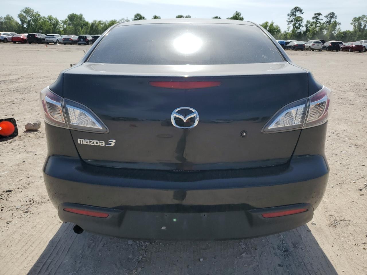 2011 Mazda 3 I VIN: JM1BL1UGXB1462561 Lot: 56962365