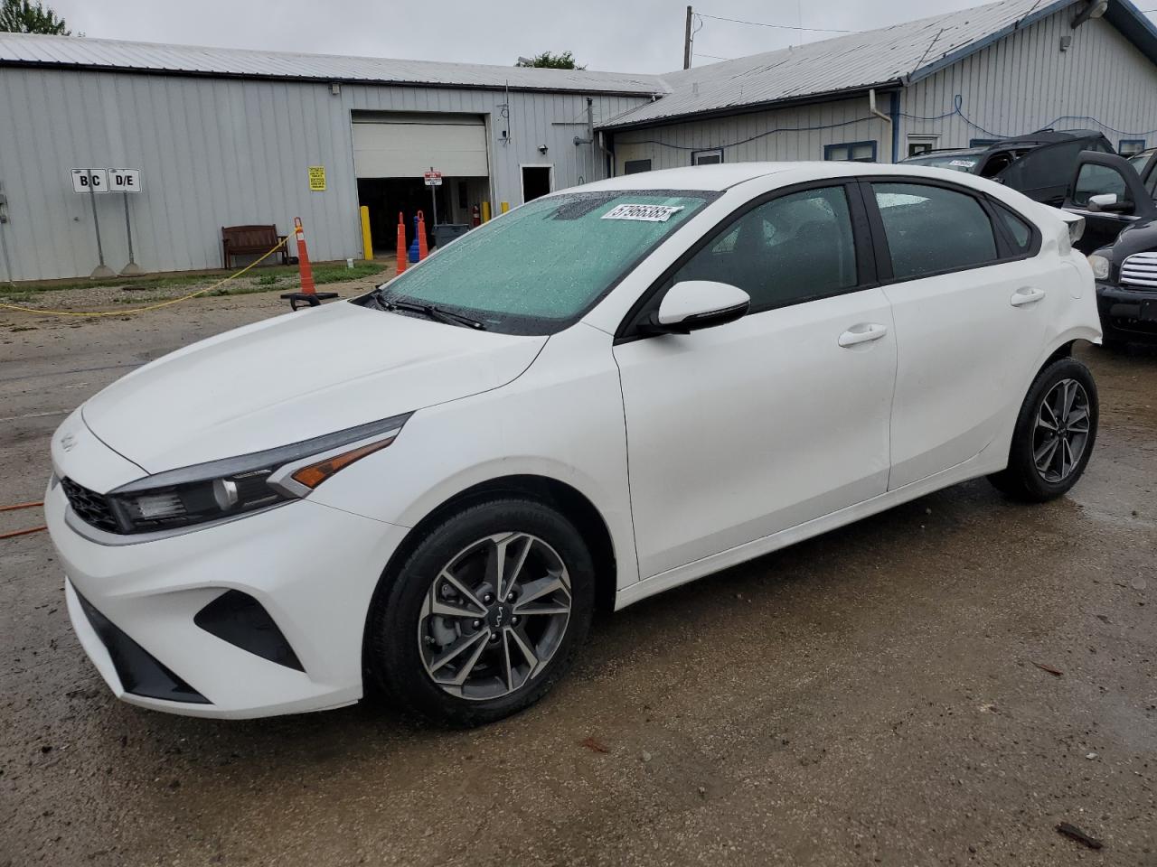 2023 Kia Forte Lx იყიდება Pekin-ში, IL - Rear End