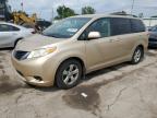 2011 Toyota Sienna Le للبيع في Dyer، IN - Rear End