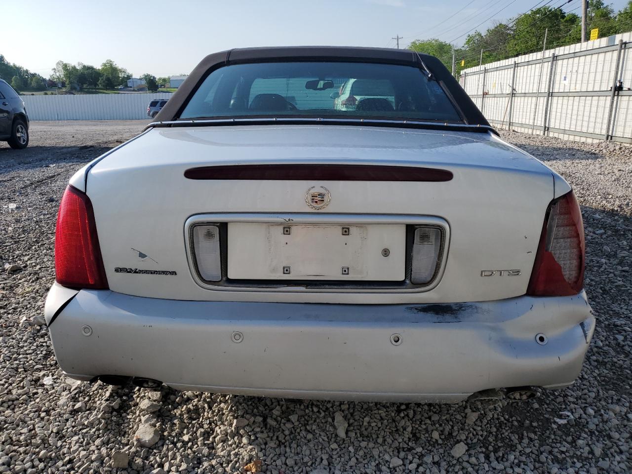 2002 Cadillac Deville Dts VIN: 1G6KF57942U110878 Lot: 57000015