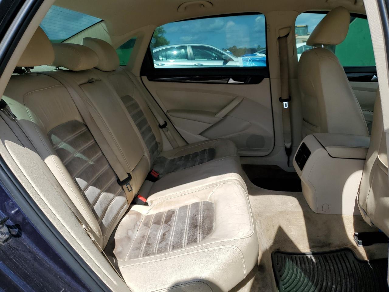 2014 Volkswagen Passat Sel VIN: 1VWCN7A32EC018096 Lot: 56972805