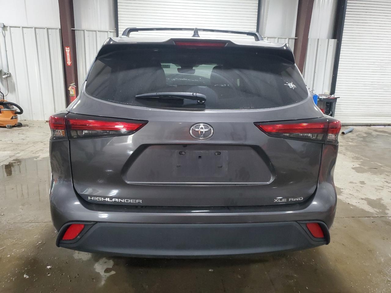 2021 Toyota Highlander Xle VIN: 5TDGZRBH5MS555752 Lot: 56575345