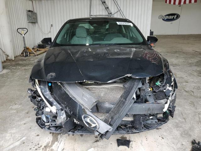  HYUNDAI ELANTRA 2021 Черный