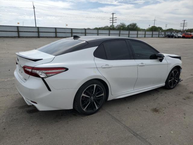  TOYOTA CAMRY 2018 White