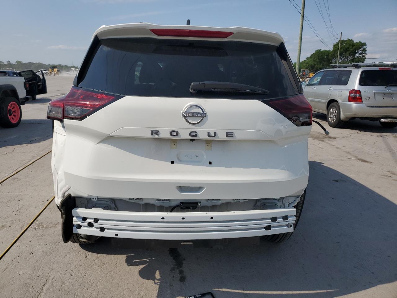 2025 Nissan Rogue S VIN: 5N1BT3AA8SC842588 Lot: 56707235