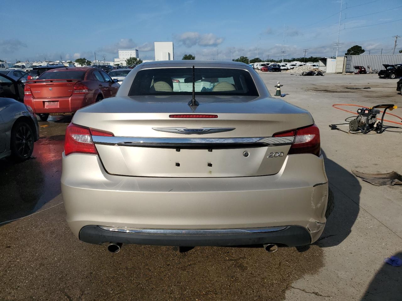 2013 Chrysler 200 Limited VIN: 1C3BCBFGXDN701318 Lot: 57098085