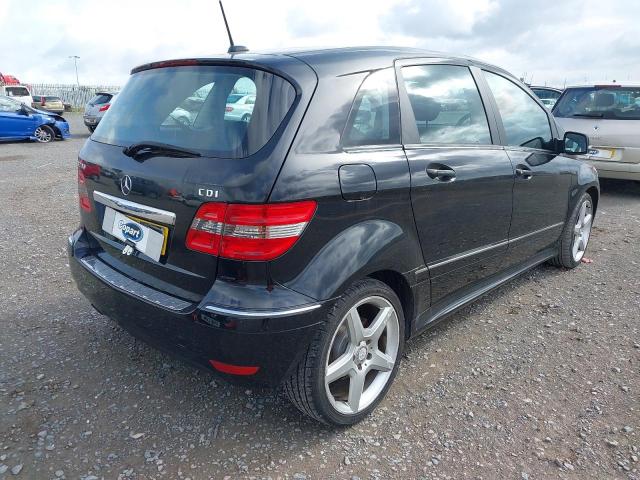 2010 MERCEDES BENZ B200 SPORT