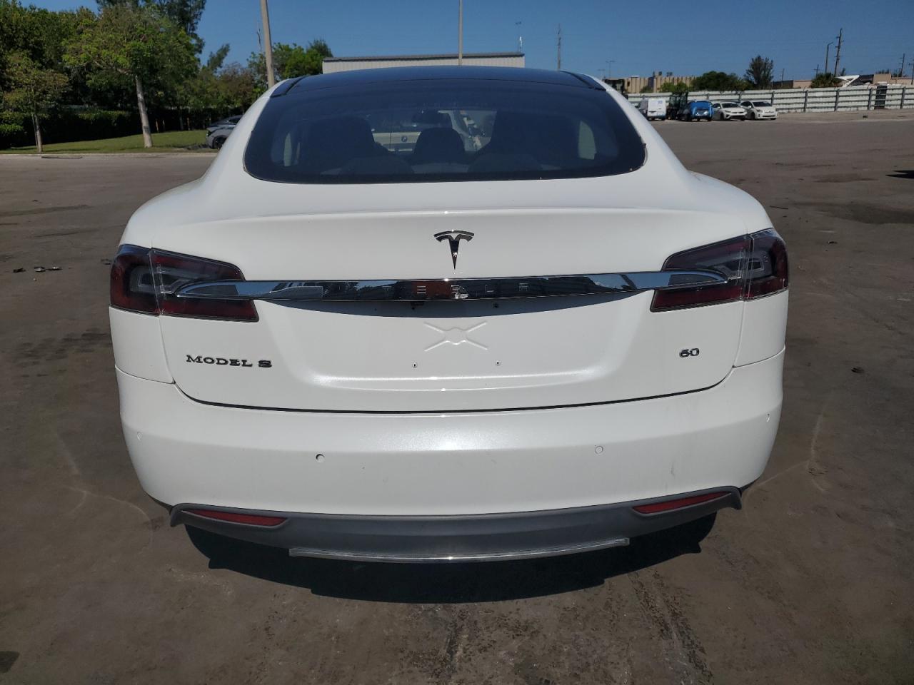 2015 Tesla Model S 60 VIN: 5YJSA1S13FFP77834 Lot: 57186385