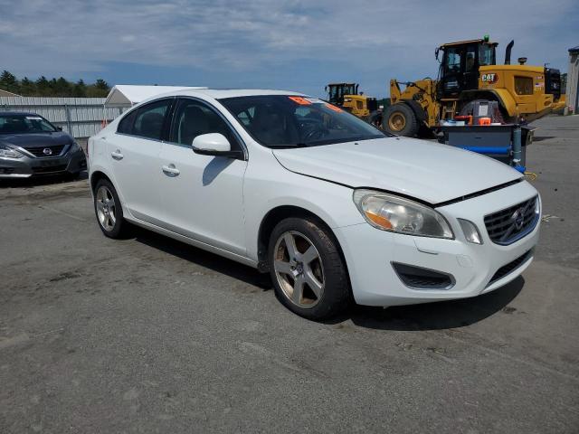  VOLVO S60 2013 Білий