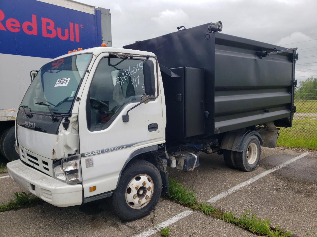 2006 Isuzu Npr zu verkaufen in Woodhaven, MI - Front End