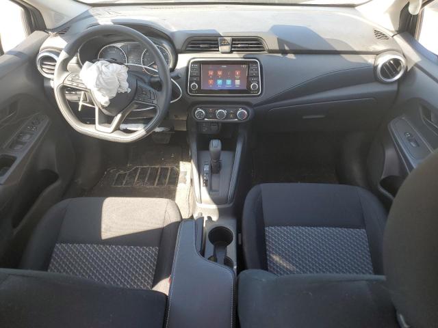  NISSAN VERSA 2024 Сріблястий