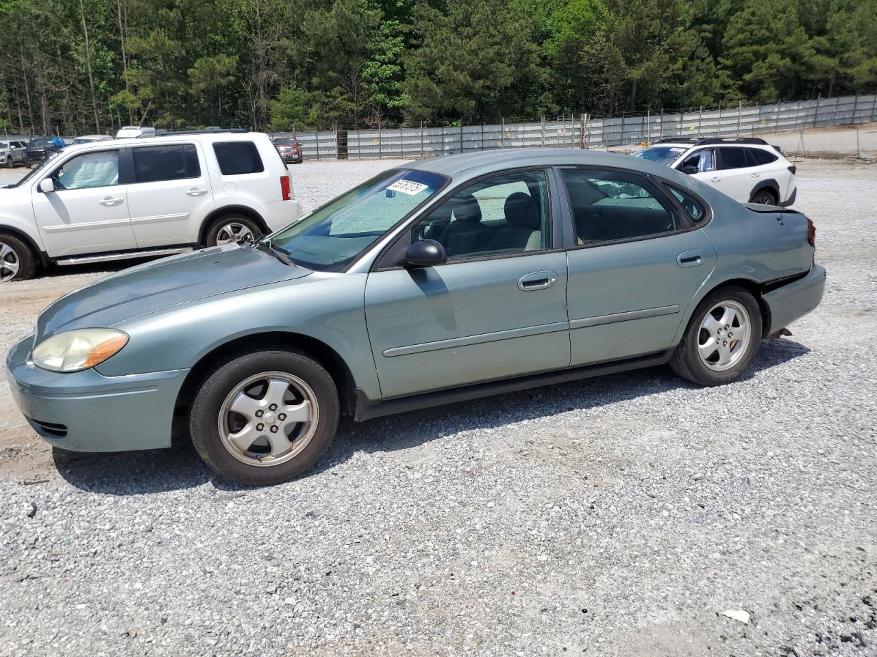 2006 Ford Taurus Se იყიდება Gainesville-ში, GA - Rear End