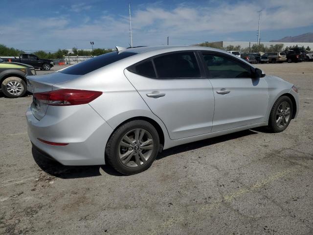  HYUNDAI ELANTRA 2018 Серебристый