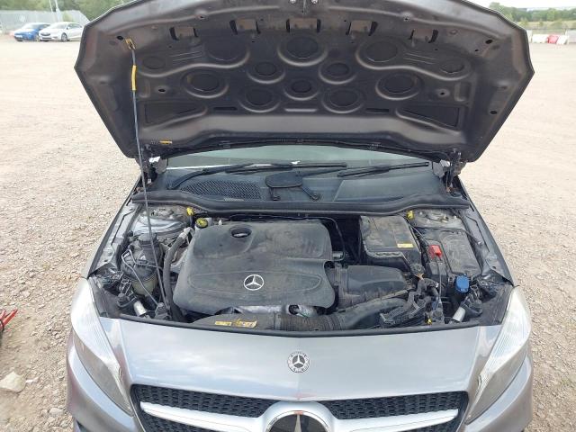 2013 MERCEDES BENZ A180 BLUEE