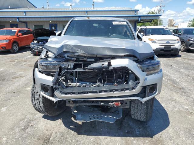 TOYOTA TACOMA 2017 Серебристый