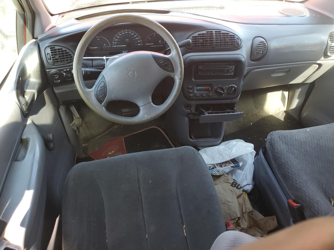 1998 Dodge Grand Caravan VIN: 2B4GP24R8WR562710 Lot: 58224485