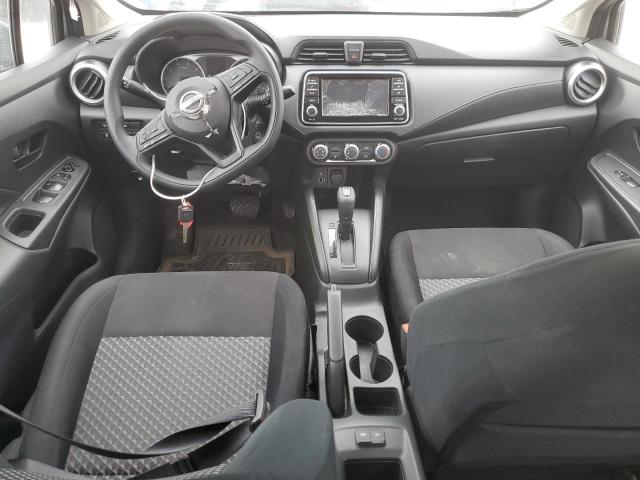  NISSAN VERSA 2024 Сріблястий