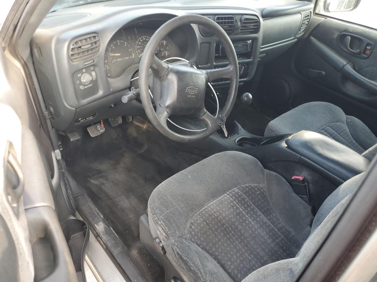 2002 Chevrolet Blazer VIN: 1GNCS18W52K214535 Lot: 55815465