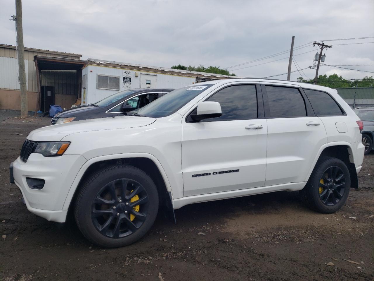 New Britain, CT에서 판매 중인 2018 Jeep Grand Cherokee Laredo - Undercarriage