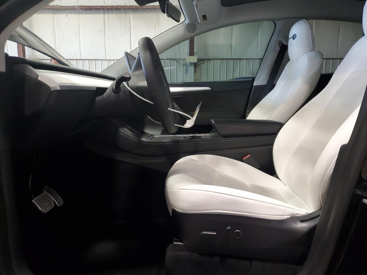 2023 Tesla Model Y VIN: 7SAYGDEF8PF643276 Lot: 57080975