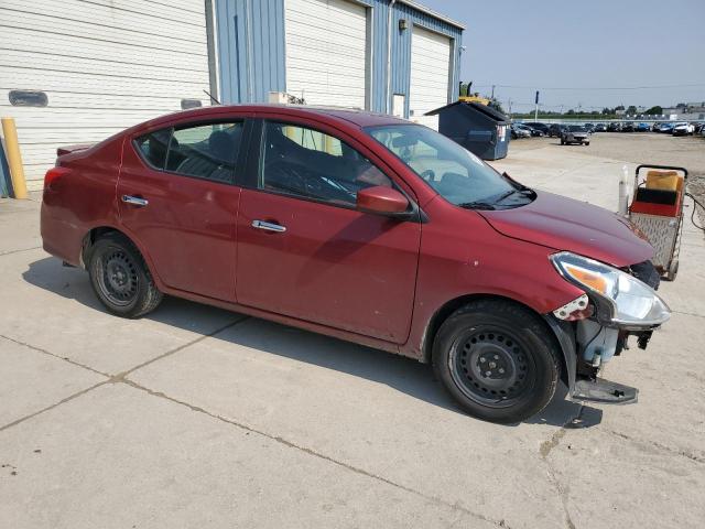  NISSAN VERSA 2019 Червоний
