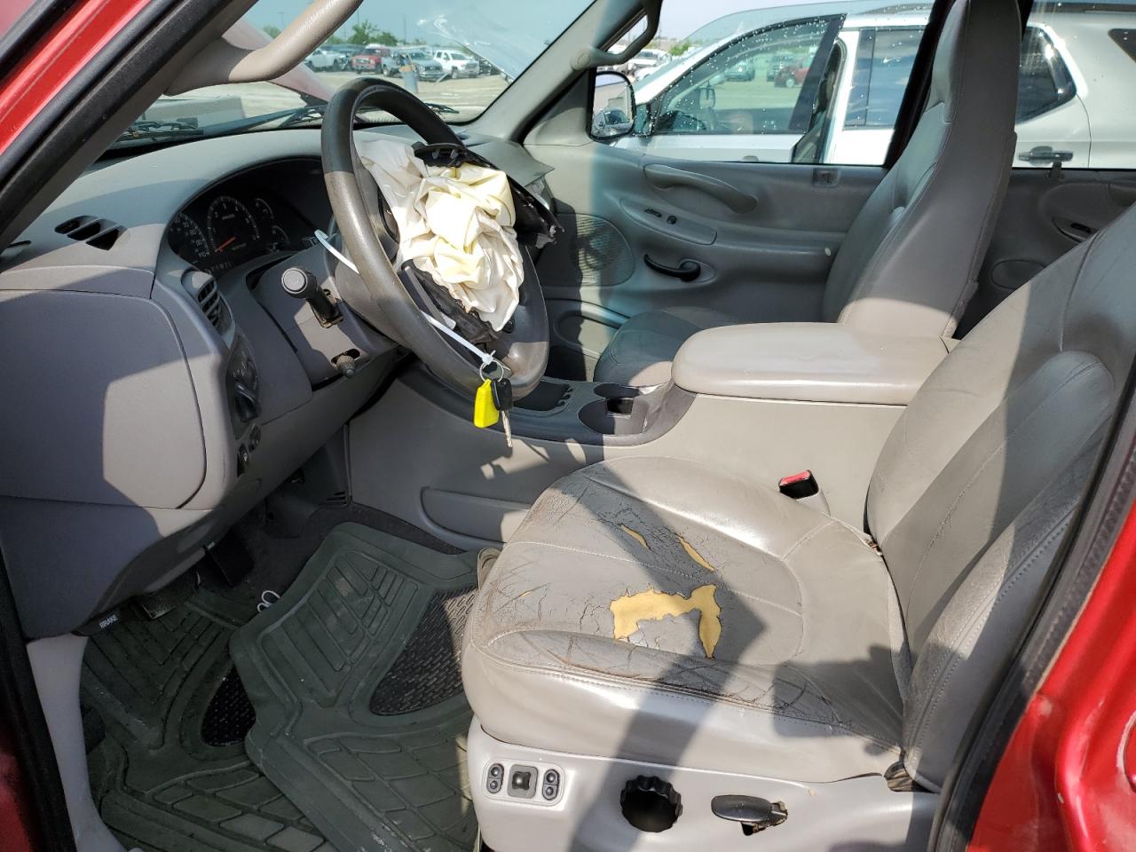 2000 Ford Expedition Xlt VIN: 1FMPU16L0YLB97235 Lot: 55120265