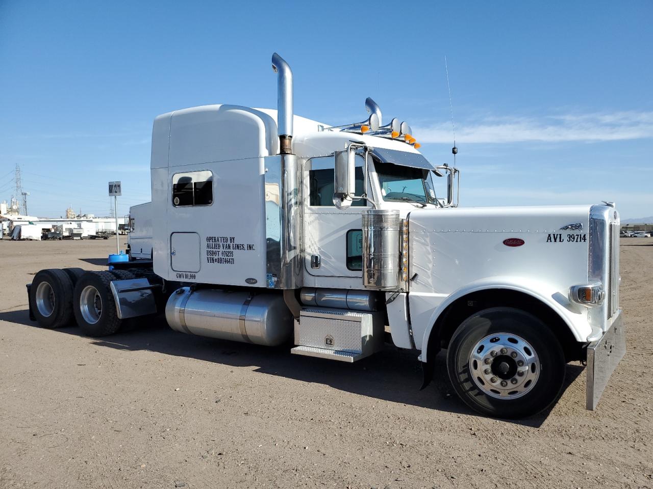 2008 Peterbilt 389 Semi Truck for Sale in Phoenix, AZ - Minor Dent/Scratches