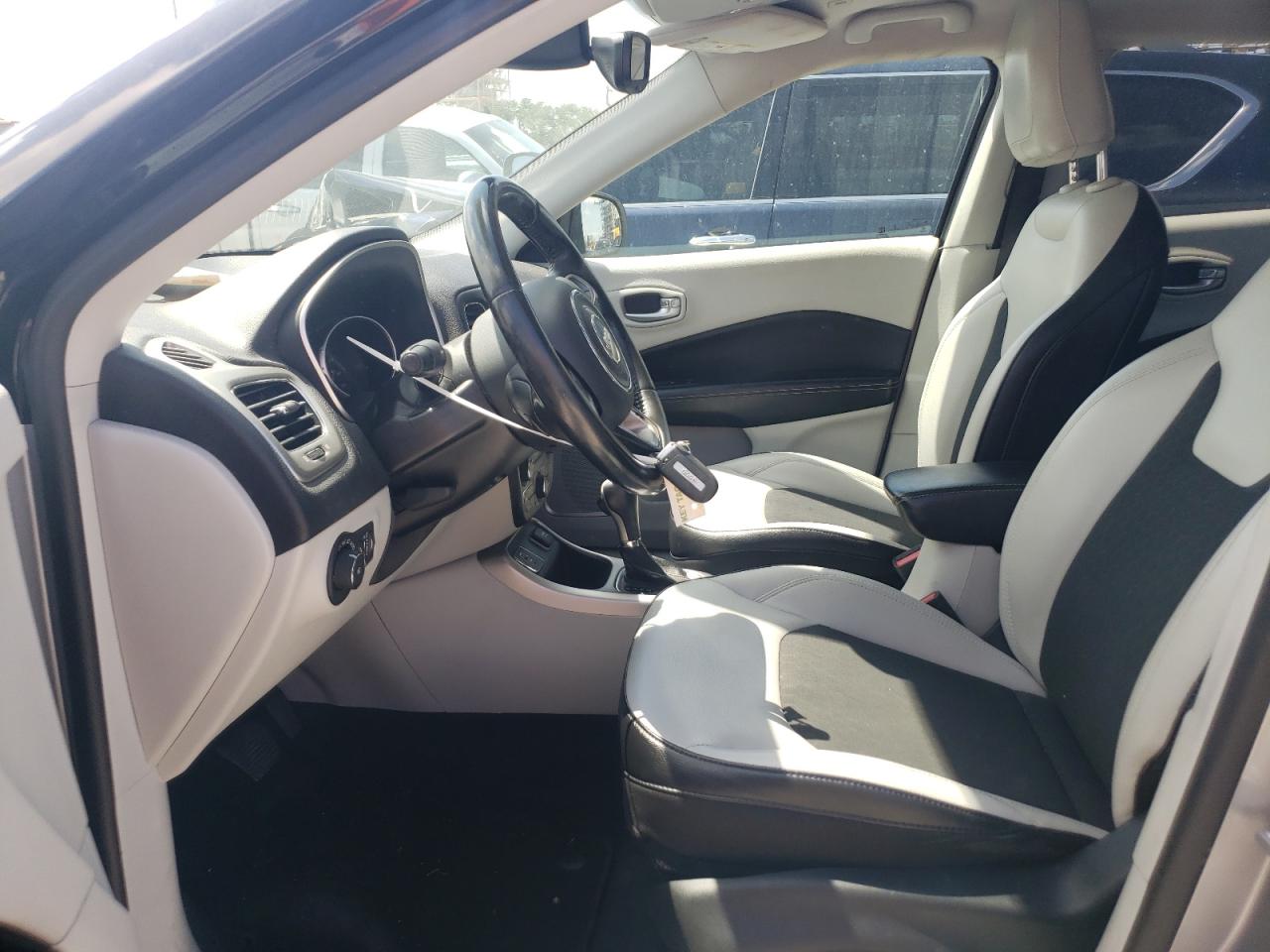 2018 Jeep Compass Latitude VIN: 3C4NJCBB1JT204927 Lot: 55349635