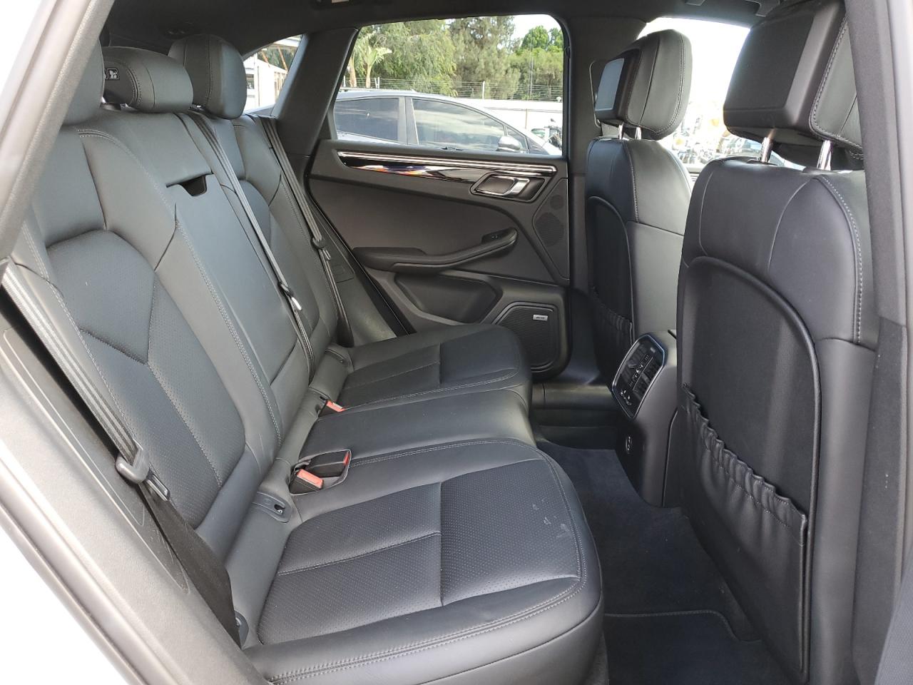 2020 Porsche Macan S VIN: WP1AB2A50LLB38028 Lot: 56374975