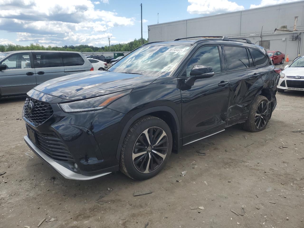 Fredericksburg, VA에서 판매 중인 2022 Toyota Highlander Xse - Side