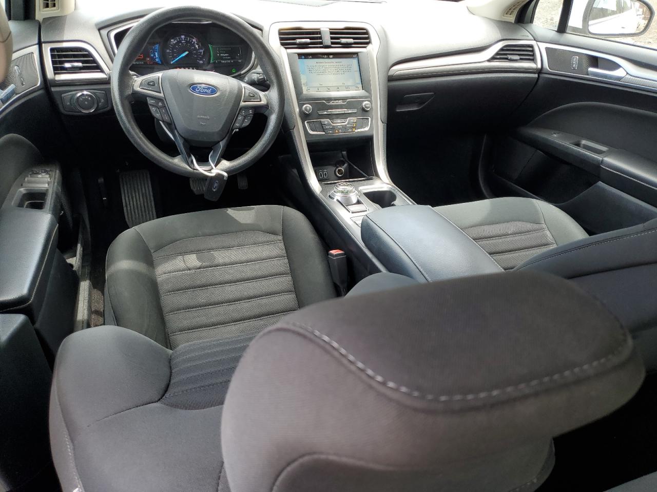 2019 Ford Fusion Se VIN: 3FA6P0LUXKR124886 Lot: 54025555