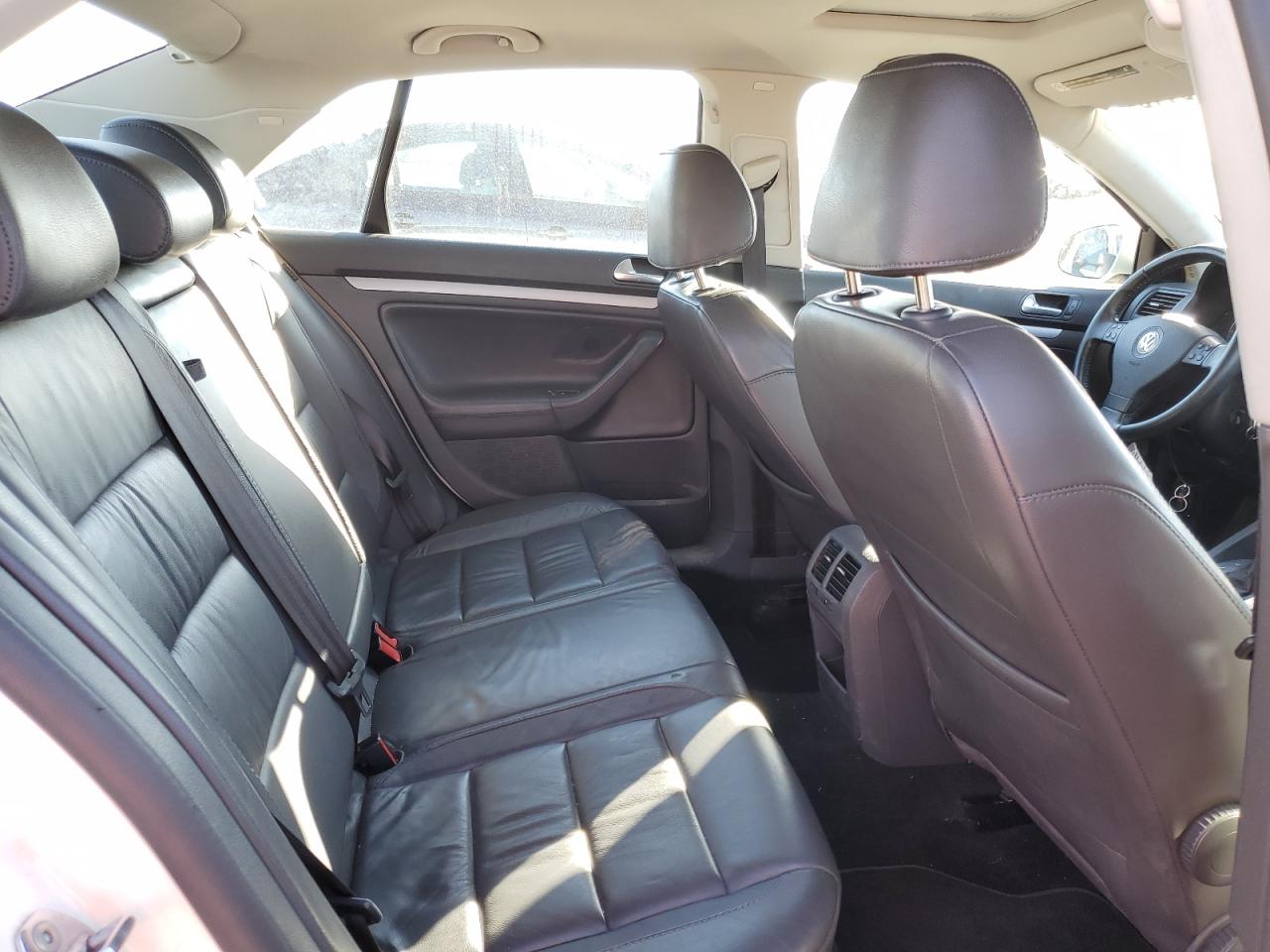 2007 Volkswagen Jetta 2.0T Premium VIN: 3VWNJ81K47M109633 Lot: 56069115