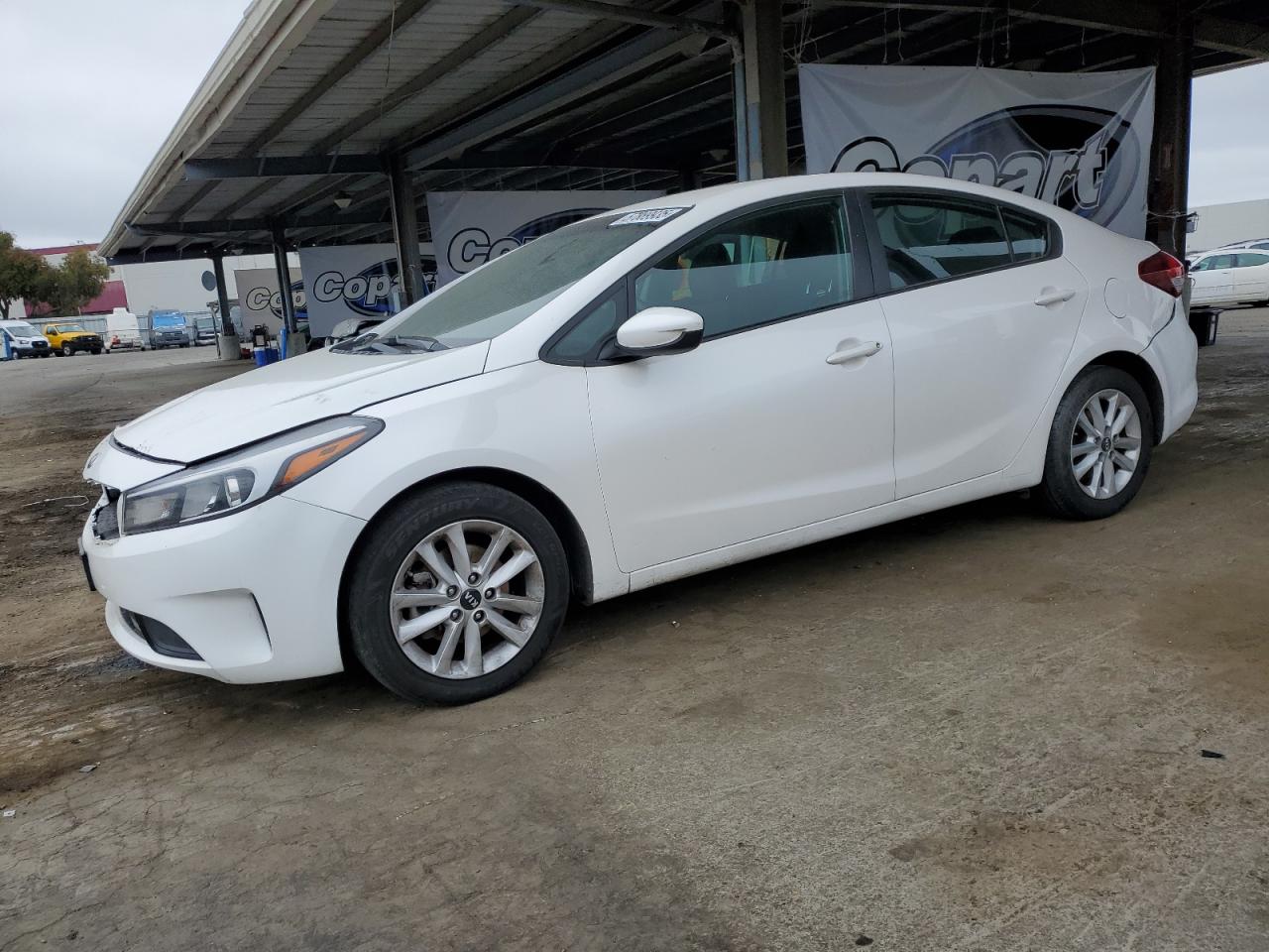 2017 Kia Forte Lx zu verkaufen in Hayward, CA - Front End
