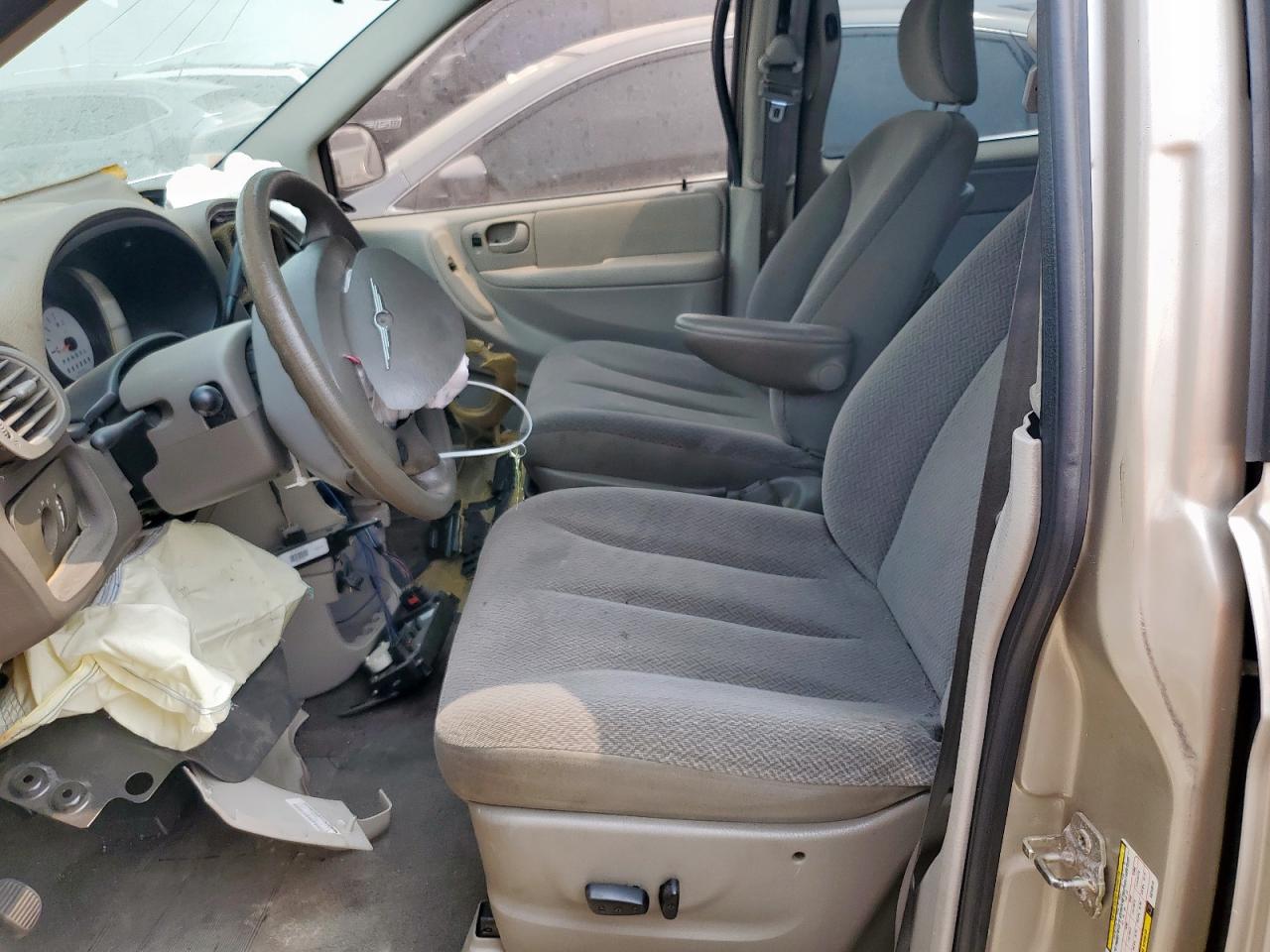 2005 Chrysler Town & Country VIN: 1C4GP45R45B249910 Lot: 55577115