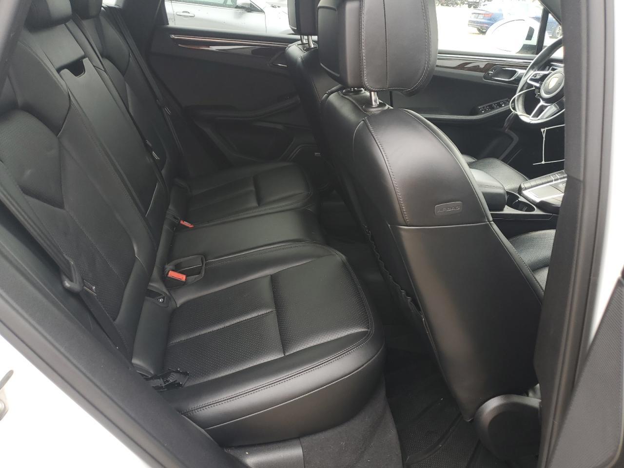 2018 Porsche Macan S VIN: WP1AB2A55JLB32321 Lot: 58345565