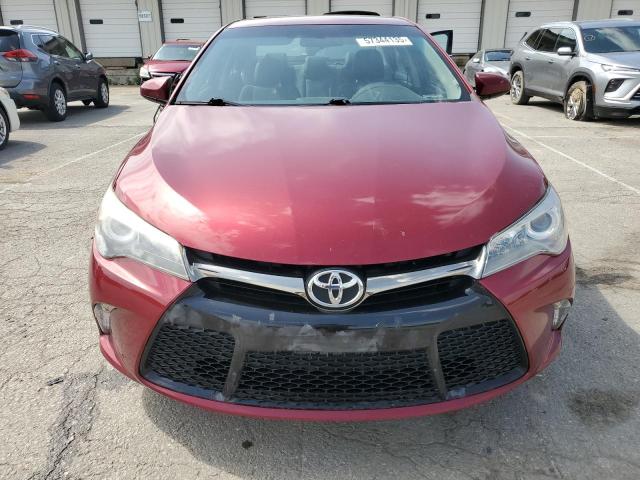  TOYOTA CAMRY 2017 Красный